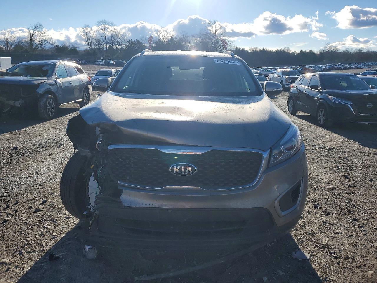 2017 KIA SORENTO LX photo 5