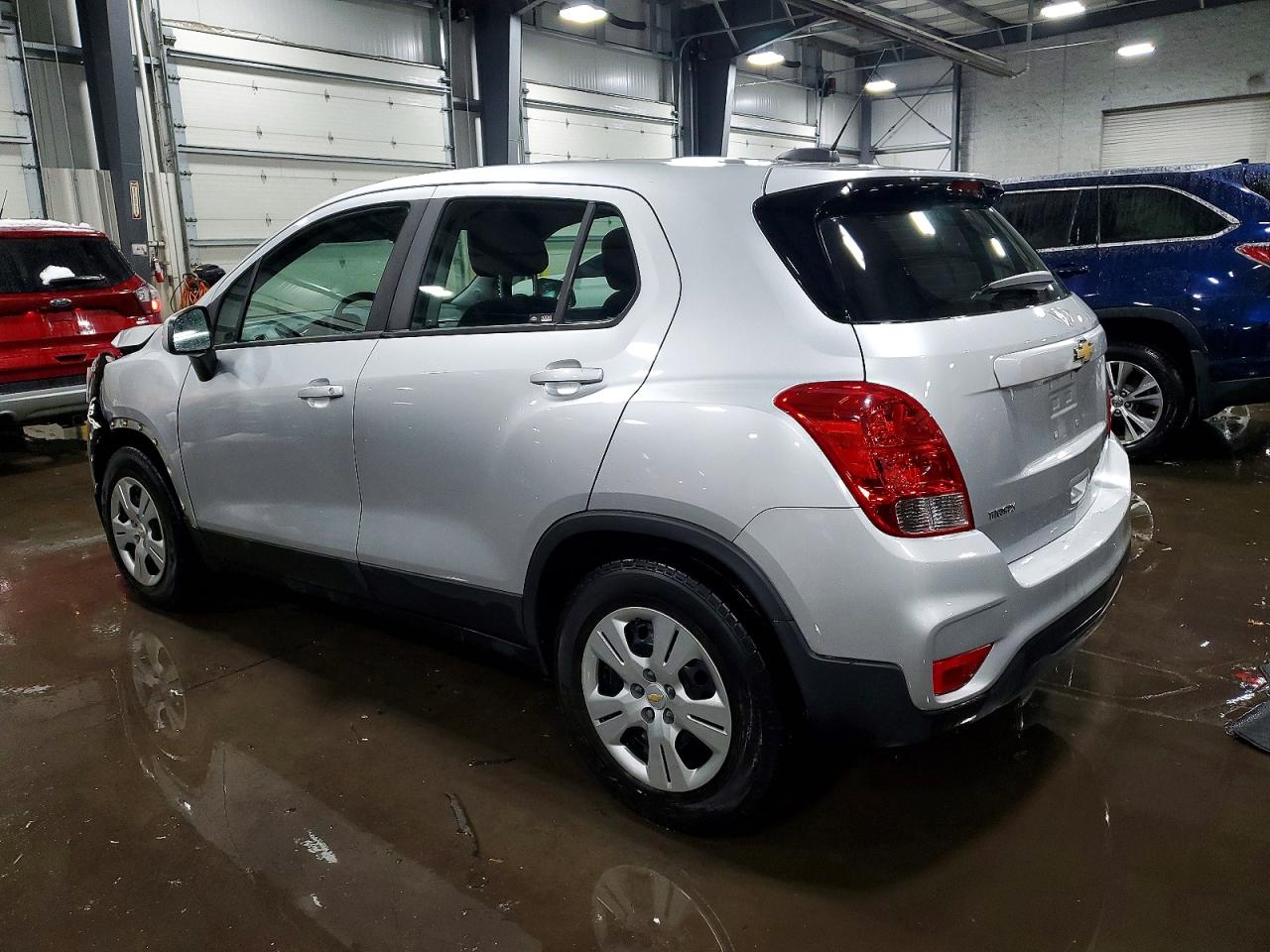 2018 CHEVROLET TRAX LS photo 2