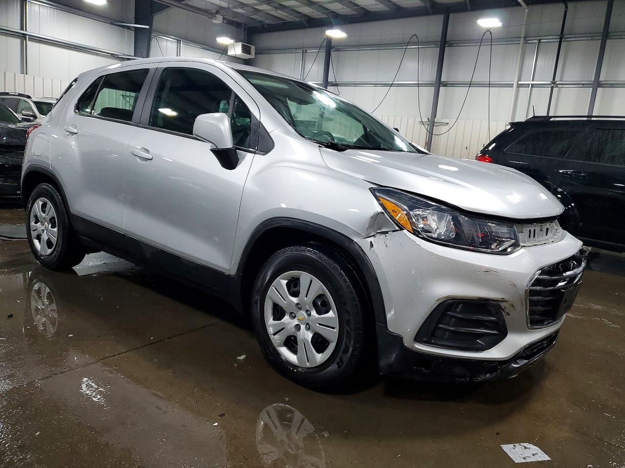 2018 CHEVROLET TRAX LS photo 4
