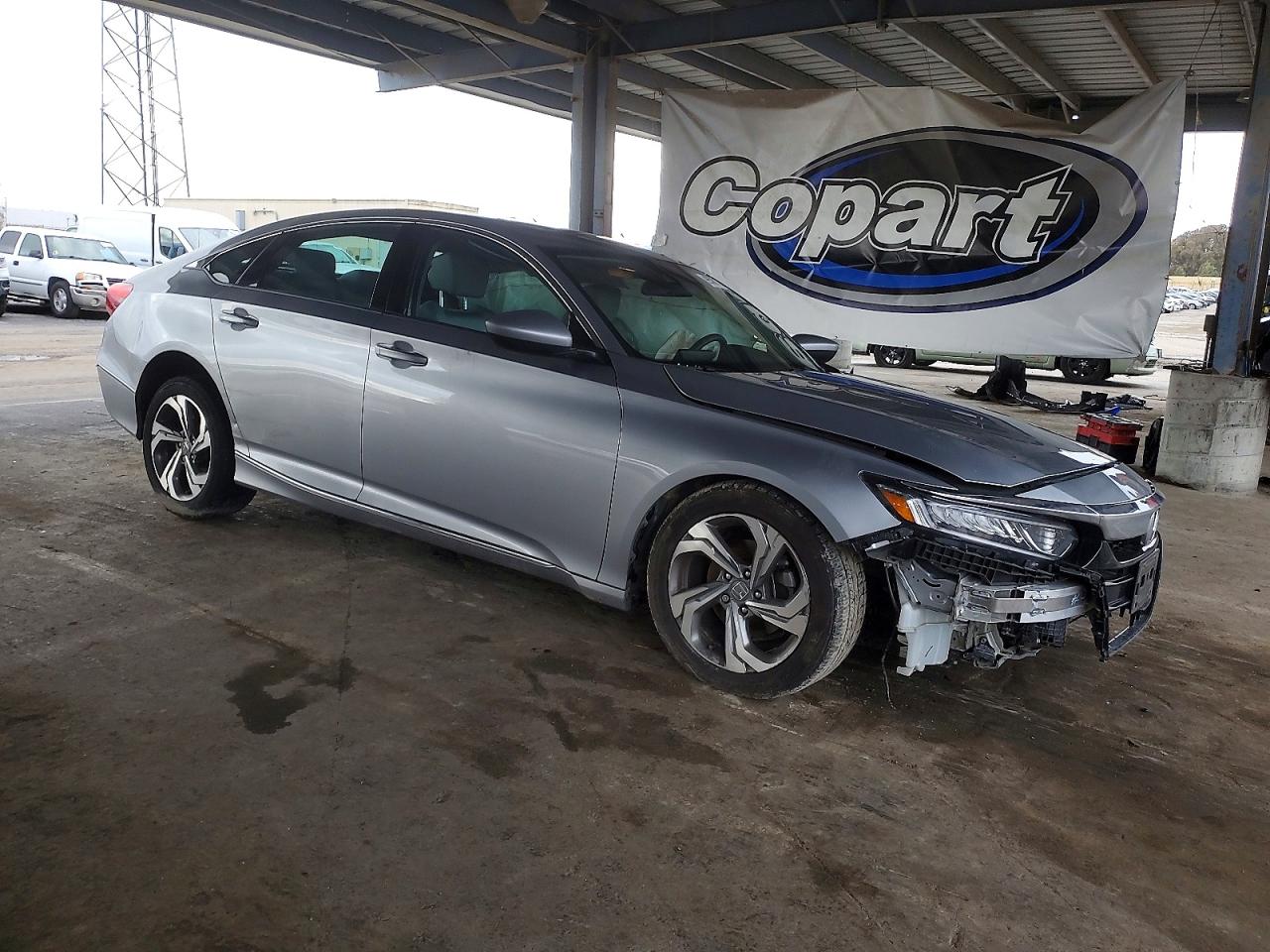 2018 HONDA ACCORD EX photo 4