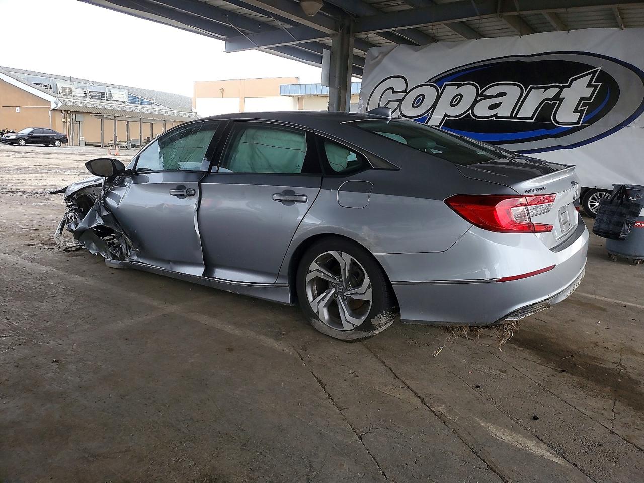 2018 HONDA ACCORD EX photo 2