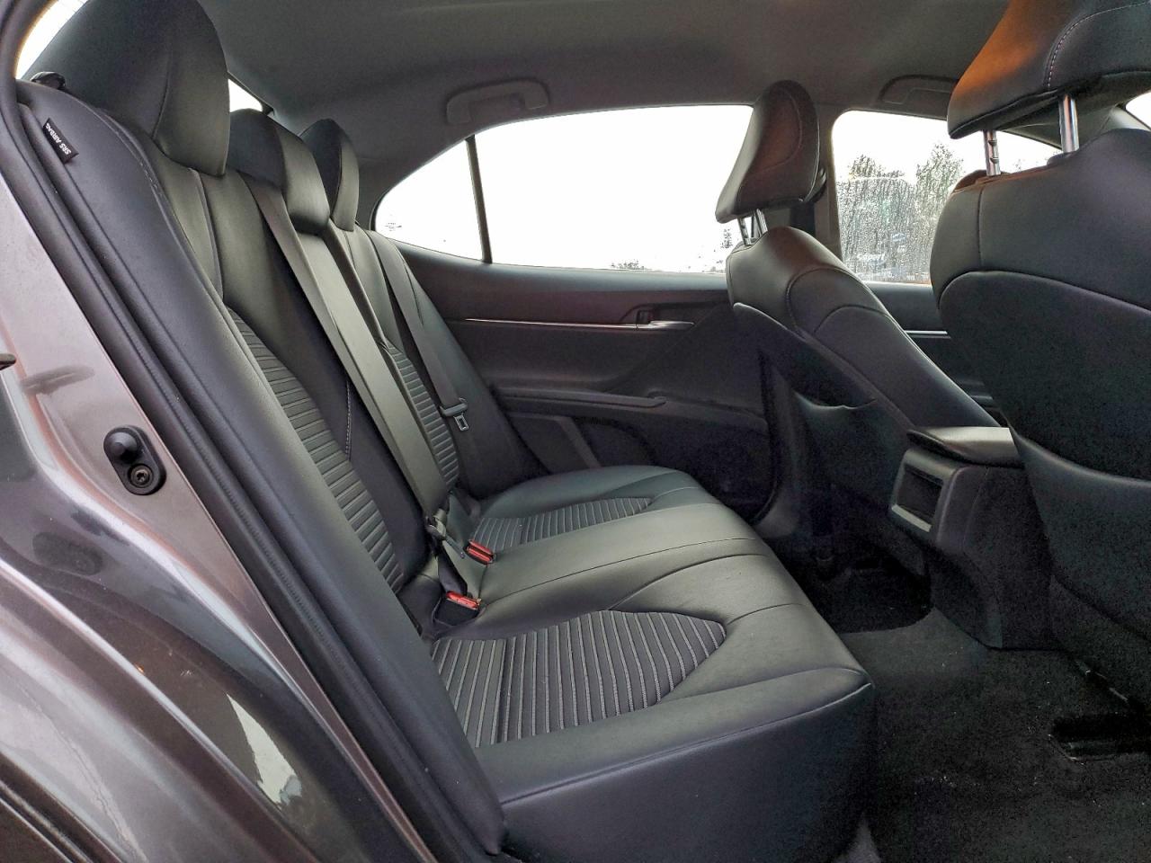 2019 TOYOTA CAMRY L photo 10
