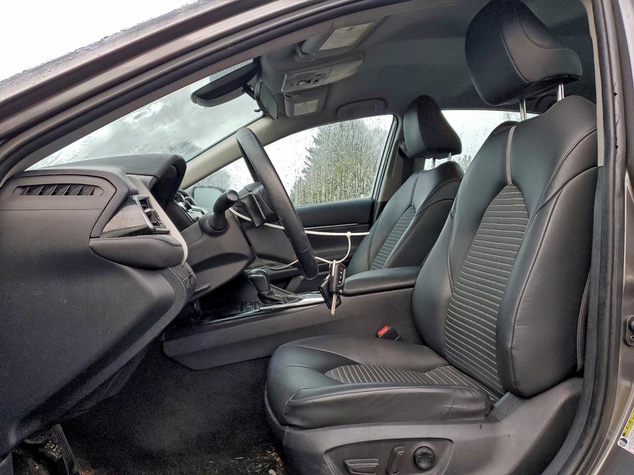 2019 TOYOTA CAMRY L photo 7
