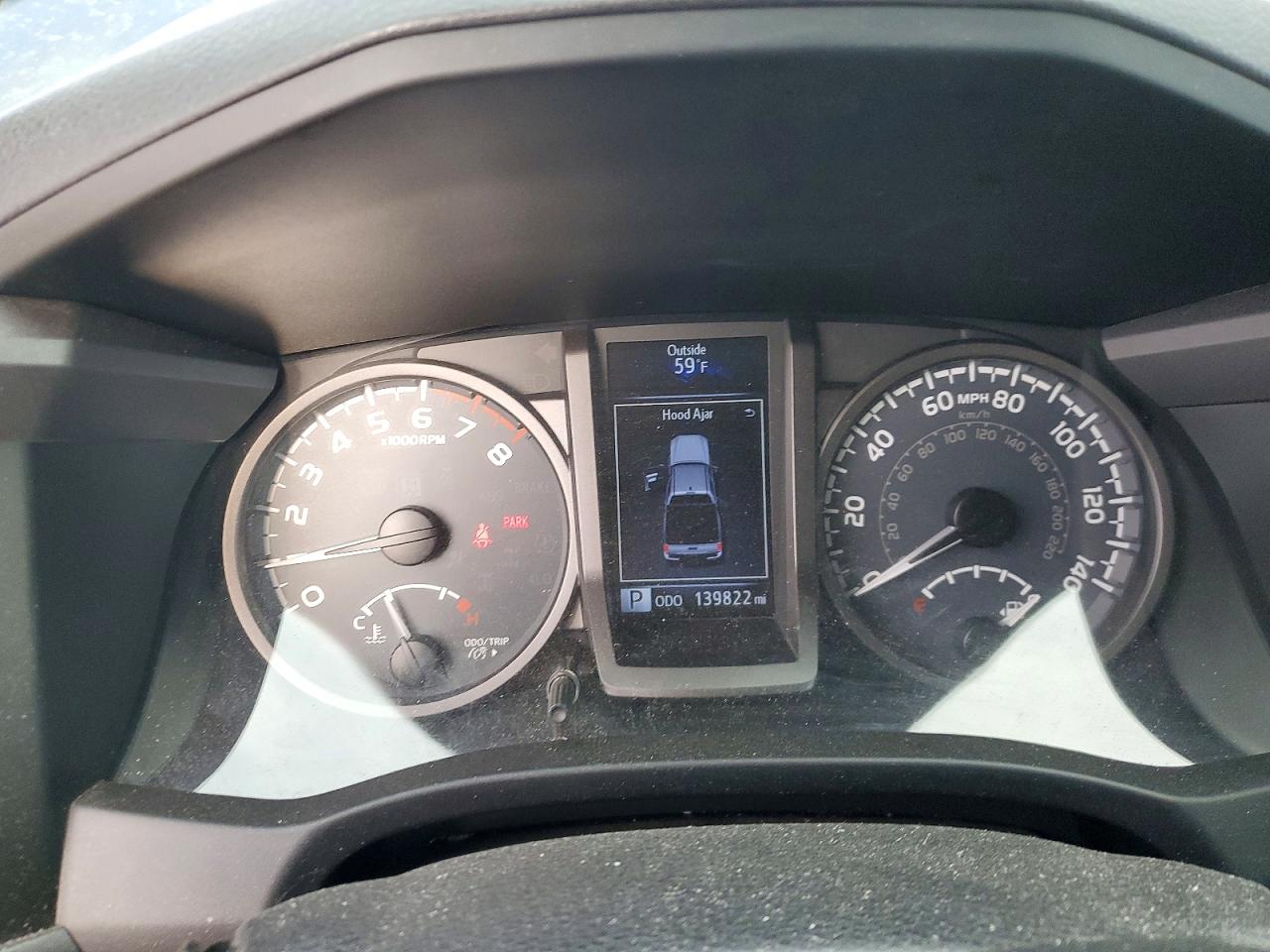 2017 TOYOTA TACOMA photo 9