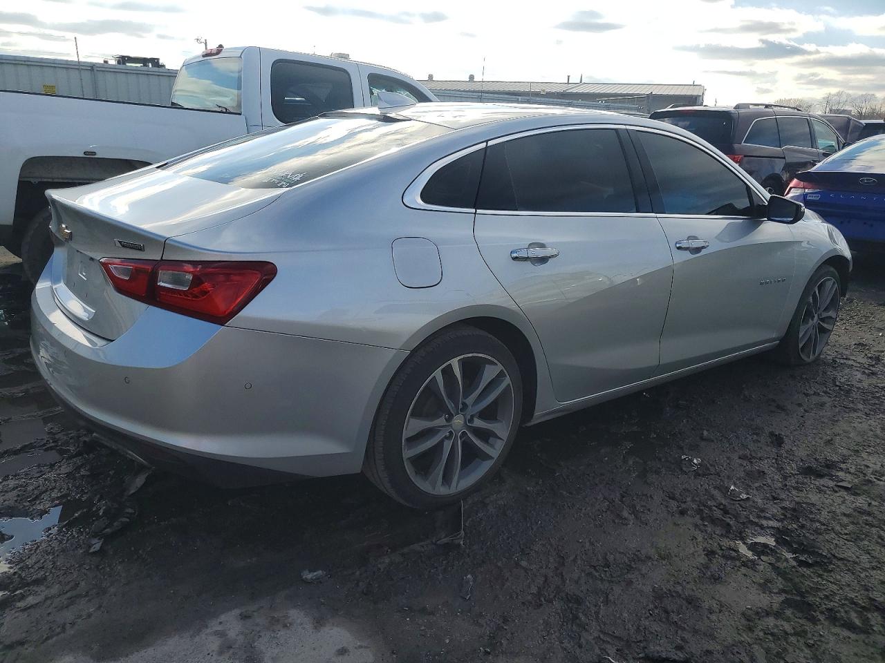2016 CHEVROLET MALIBU PREMIER photo 3