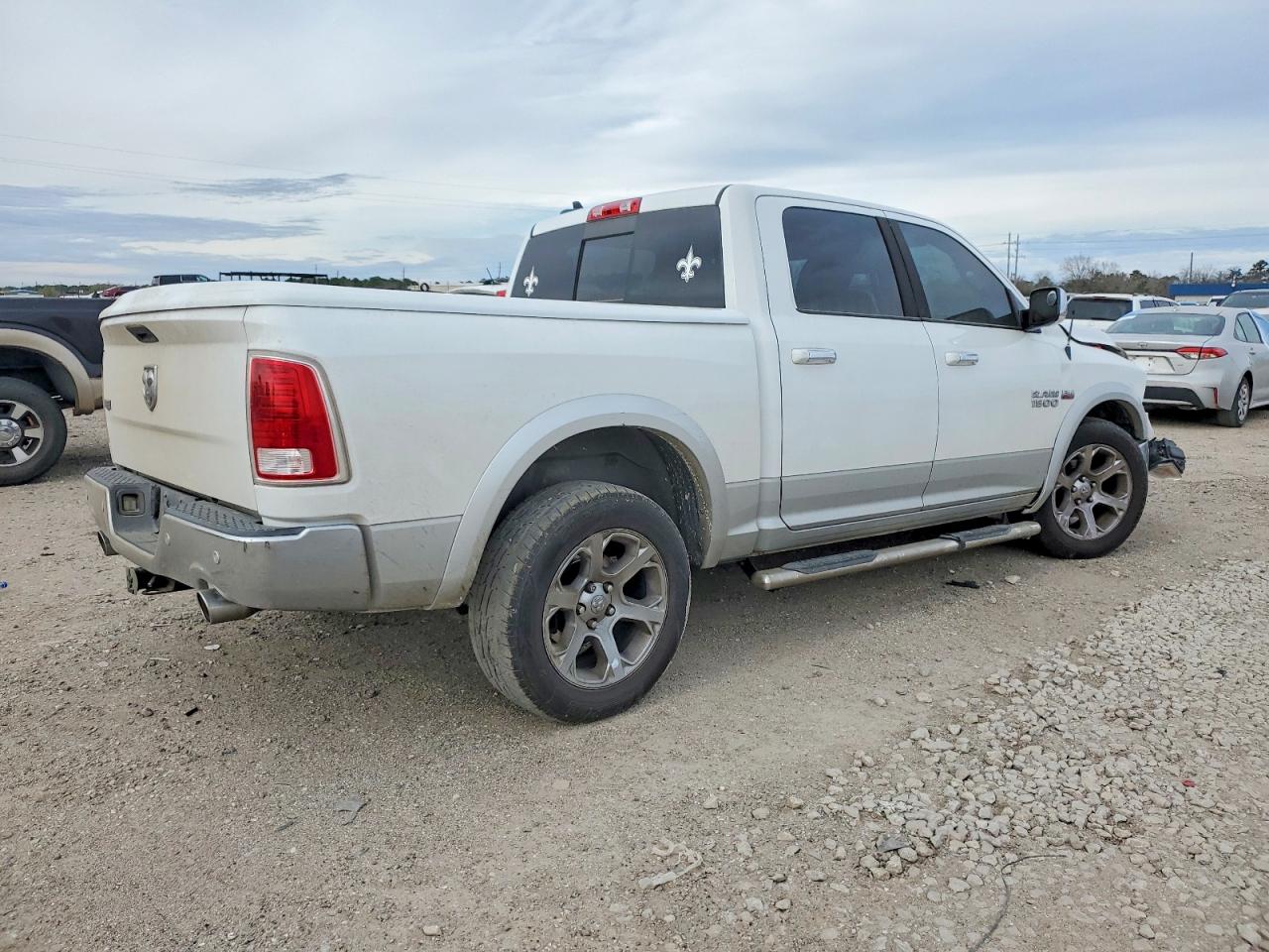 2014 RAM 1500 LARAMIE photo 3