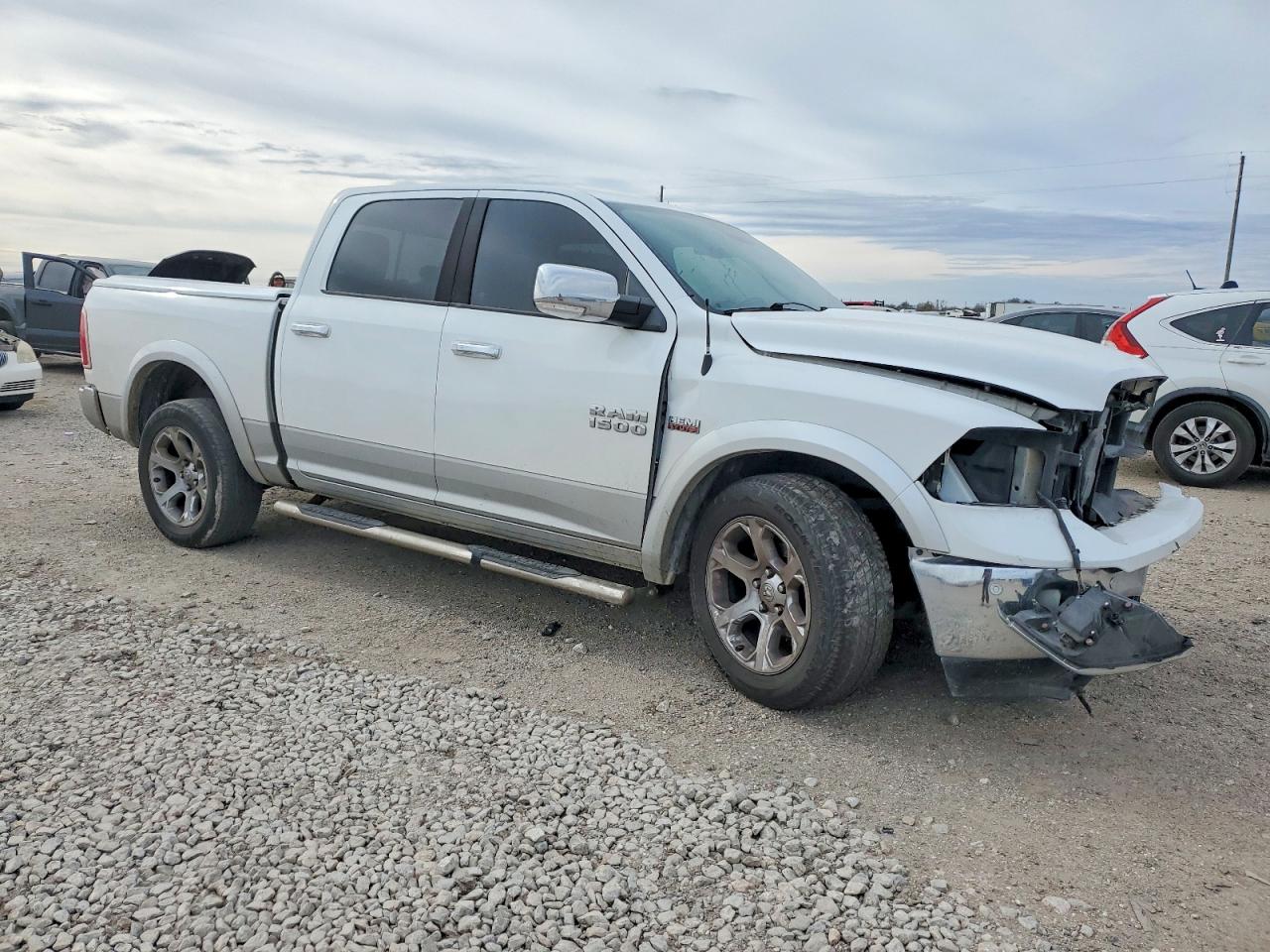 2014 RAM 1500 LARAMIE photo 4