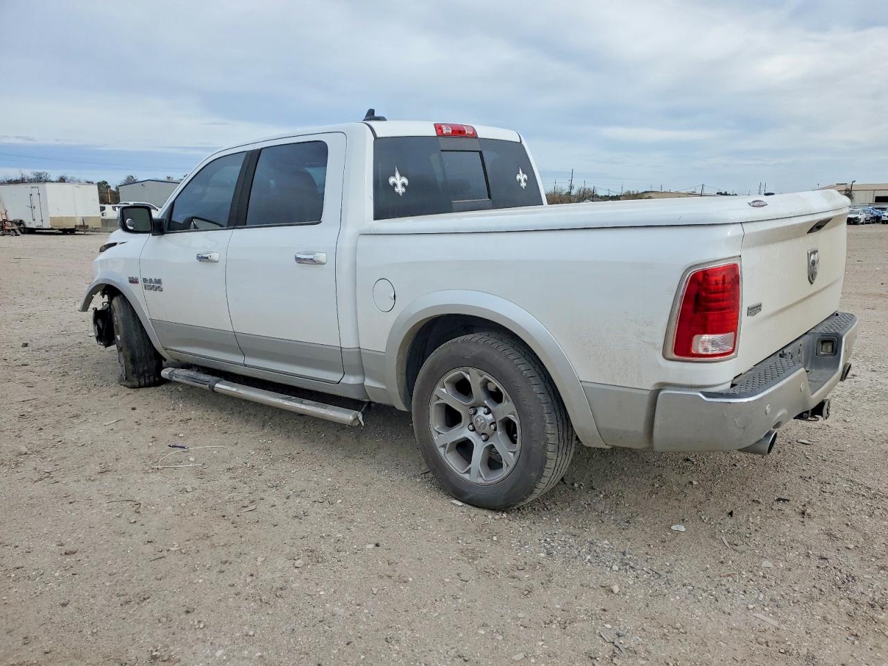 2014 RAM 1500 LARAMIE photo 2