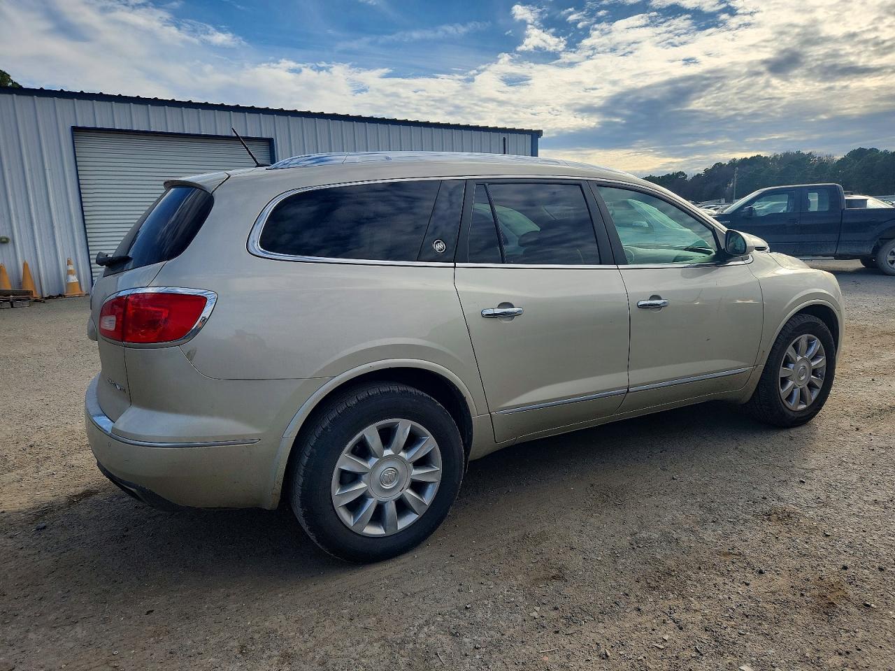 2014 BUICK ENCLAVE photo 3