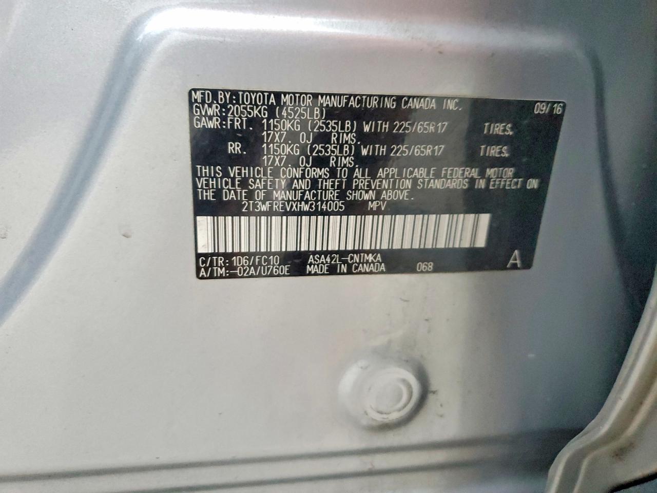2017 TOYOTA RAV4 XLE photo 25