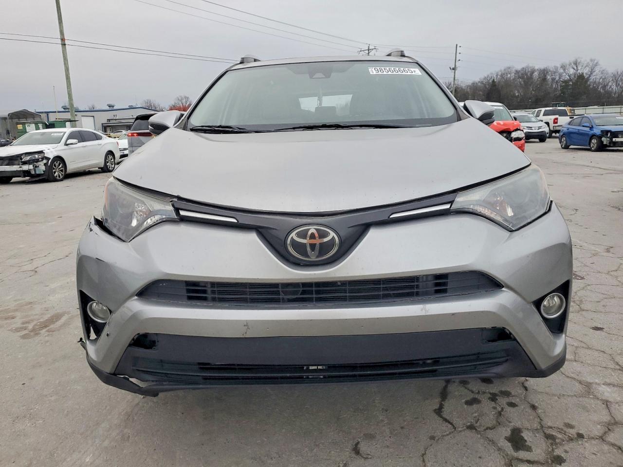 2017 TOYOTA RAV4 XLE photo 9