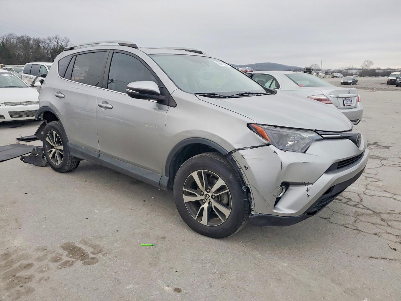 2017 TOYOTA RAV4 XLE photo 7