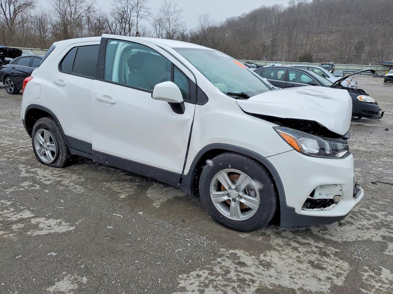 2020 CHEVROLET TRAX LS photo 4
