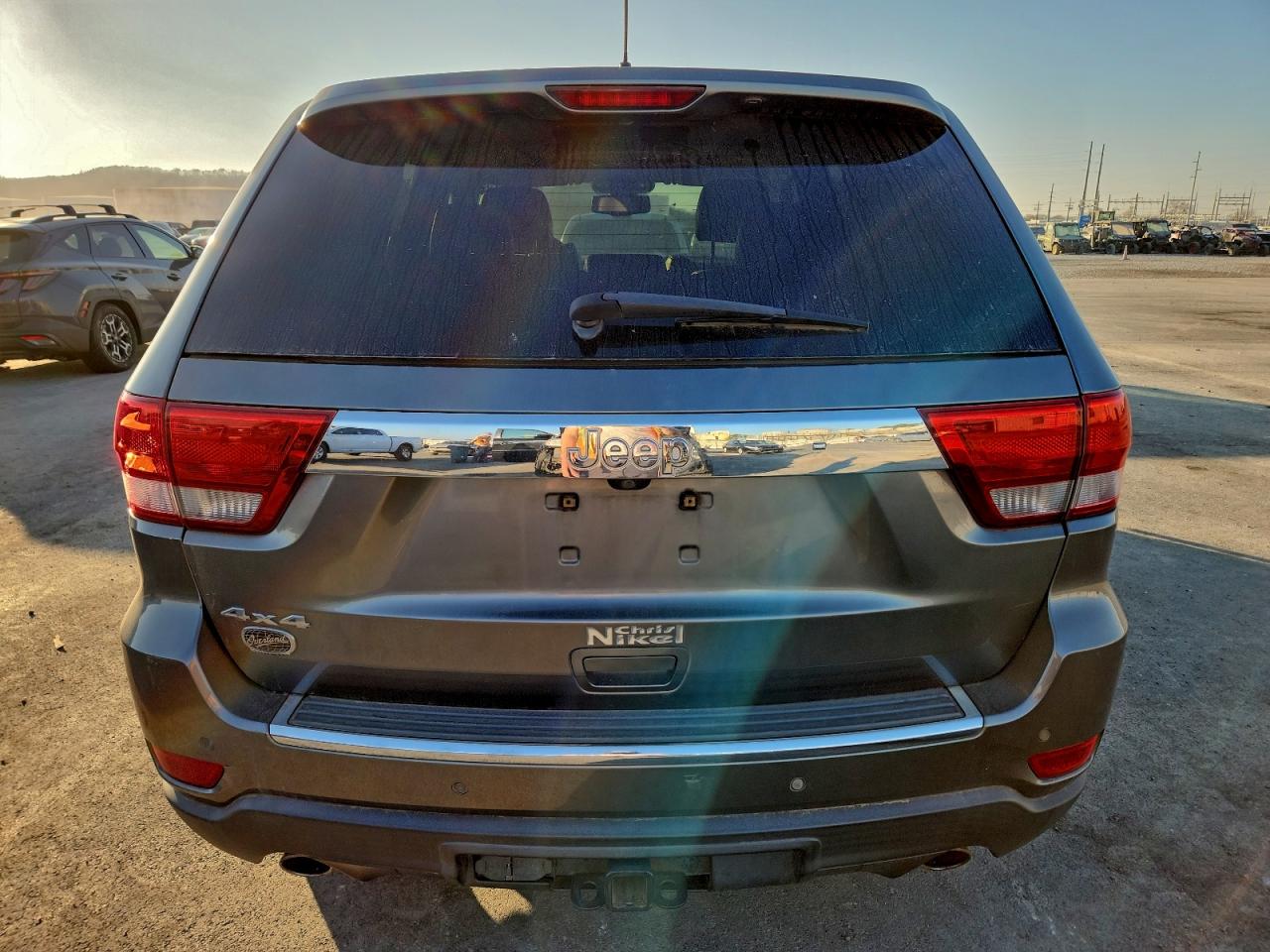2012 JEEP GRAND CHEROKEE OVERLAND photo 6