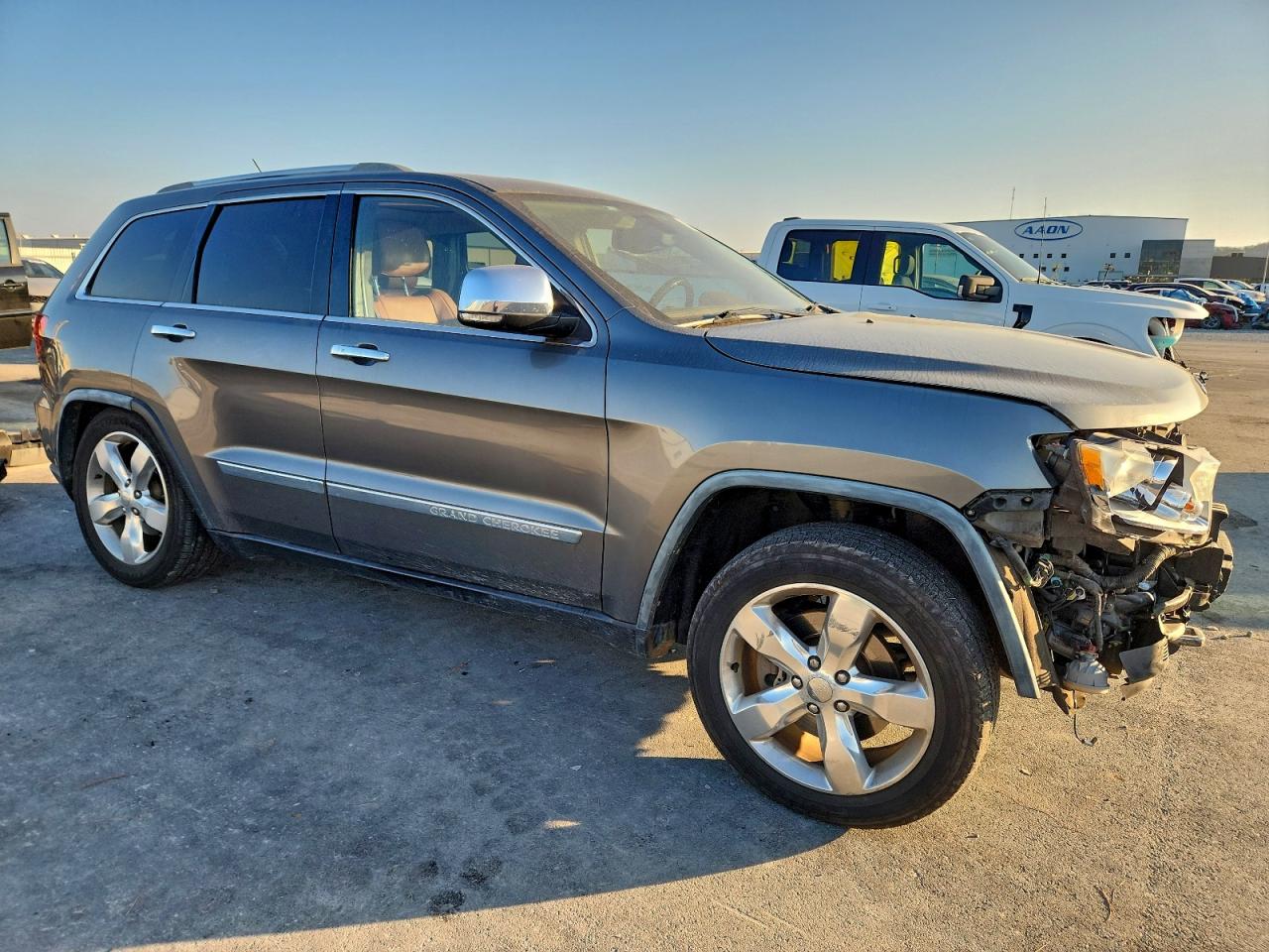 2012 JEEP GRAND CHEROKEE OVERLAND photo 4