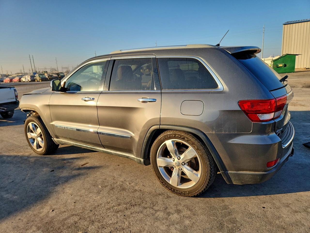 2012 JEEP GRAND CHEROKEE OVERLAND photo 2