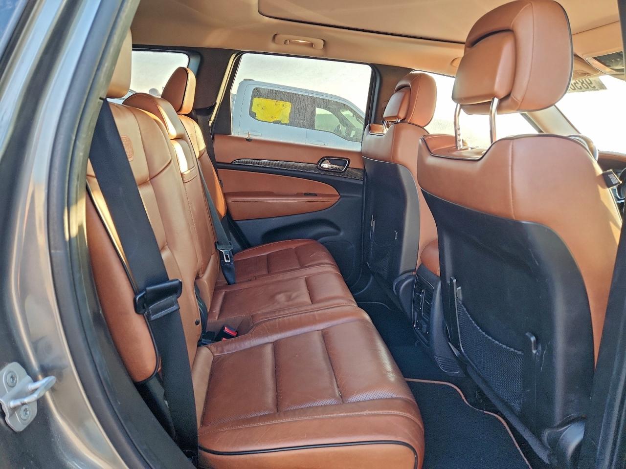 2012 JEEP GRAND CHEROKEE OVERLAND photo 10