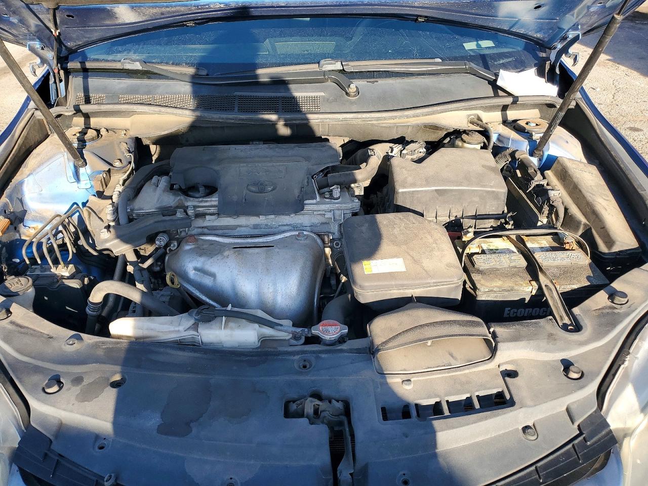 2016 TOYOTA CAMRY LE photo 2