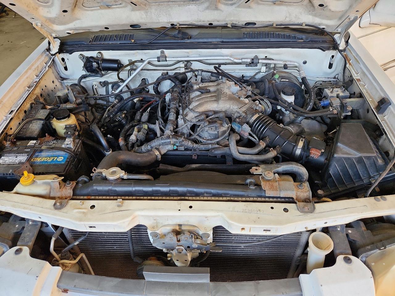 2002 NISSAN FRONTIER CREW CAB XE photo 11