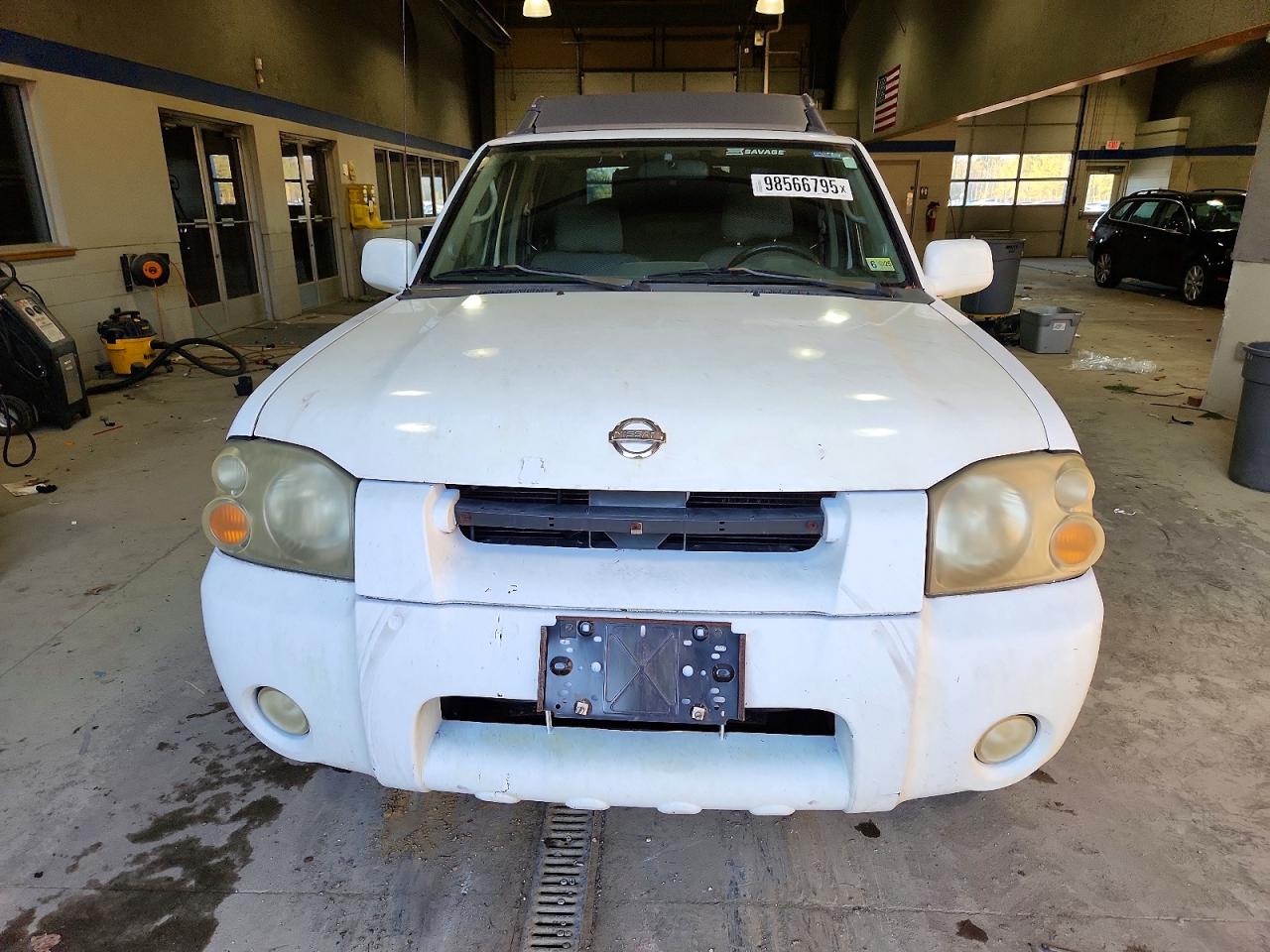 2002 NISSAN FRONTIER CREW CAB XE photo 5