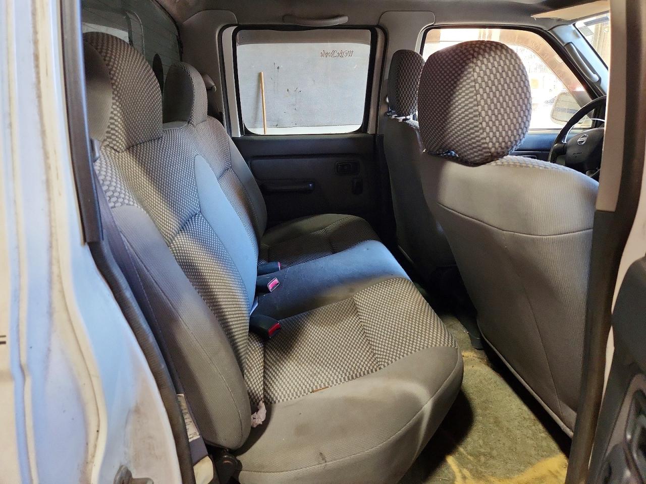 2002 NISSAN FRONTIER CREW CAB XE photo 10