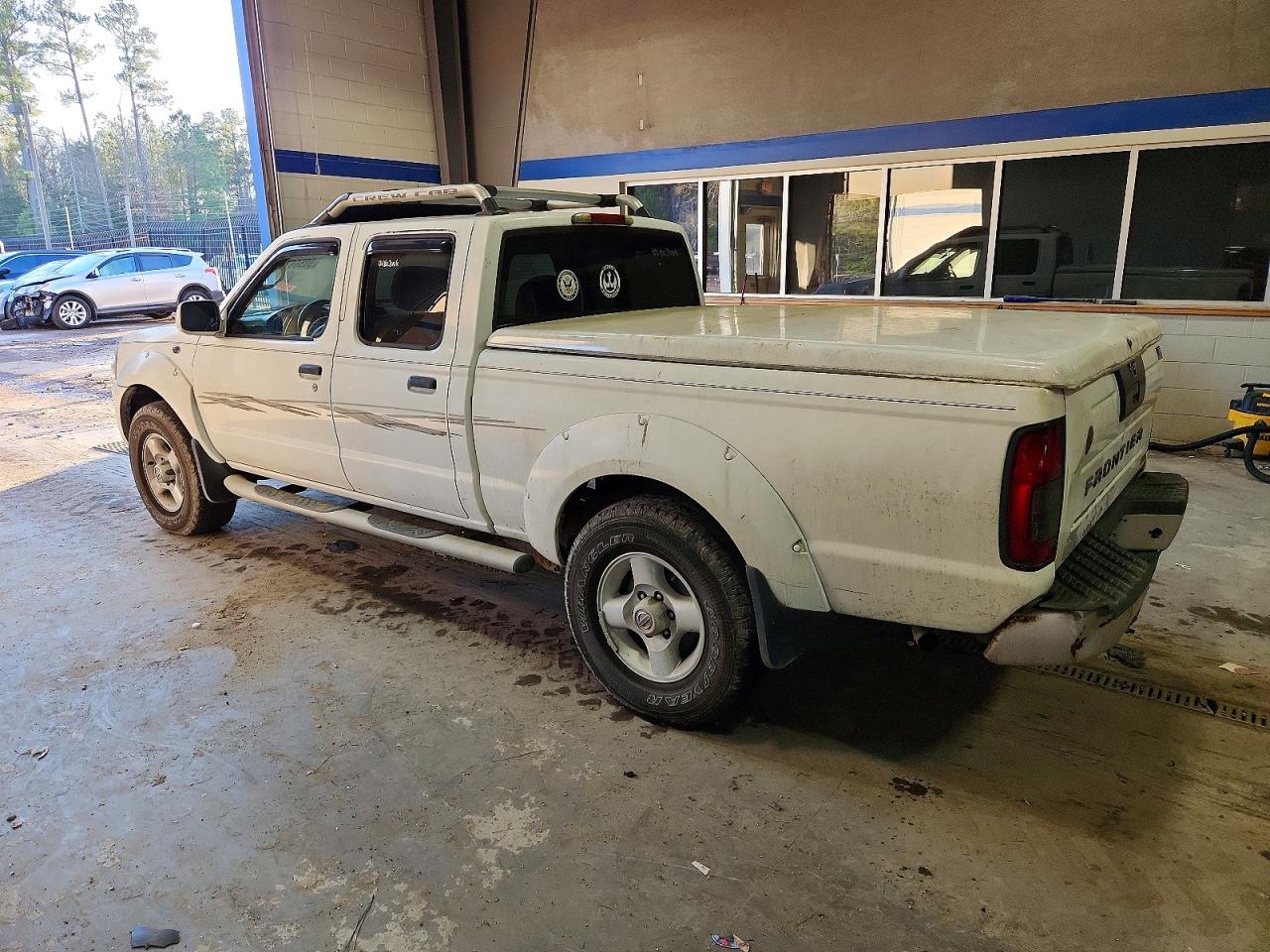 2002 NISSAN FRONTIER CREW CAB XE photo 2