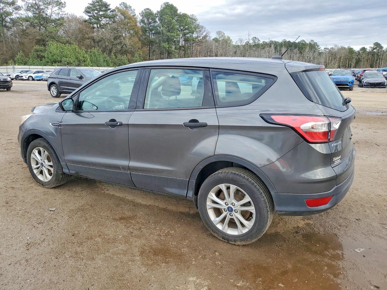 2017 FORD ESCAPE S photo 4