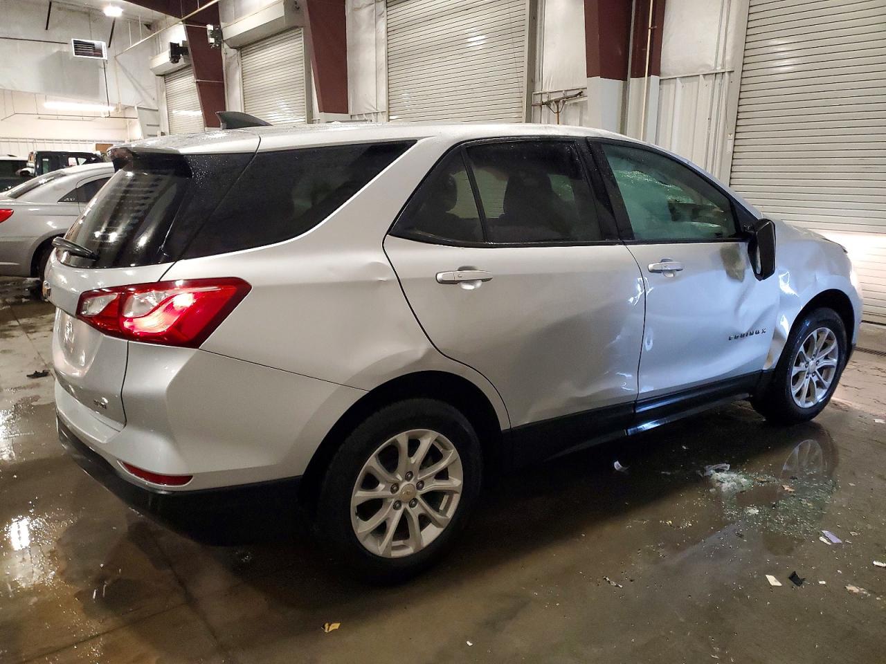 2019 CHEVROLET EQUINOX LS photo 3
