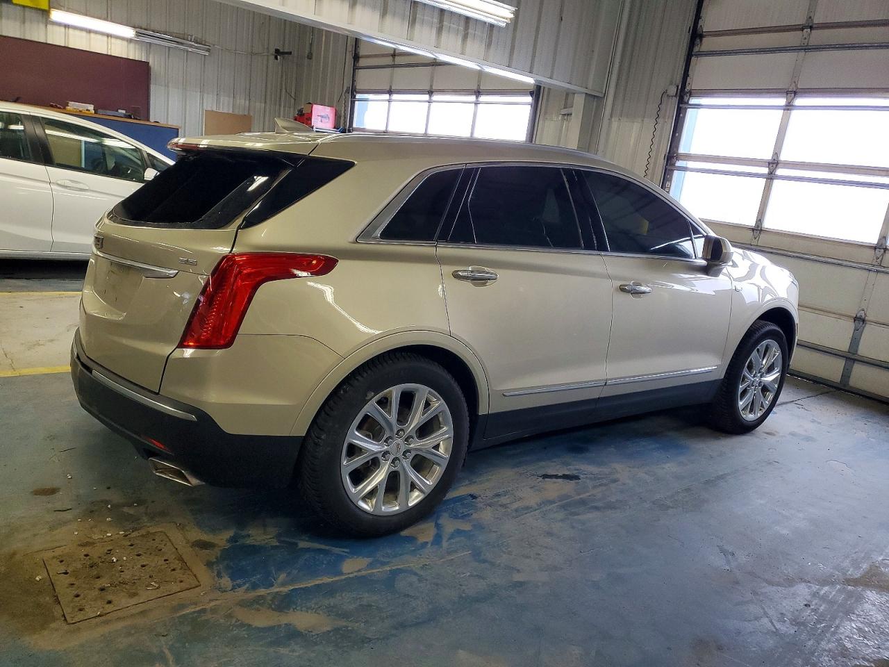 2017 CADILLAC XT5 PREMIUM LUXURY photo 3