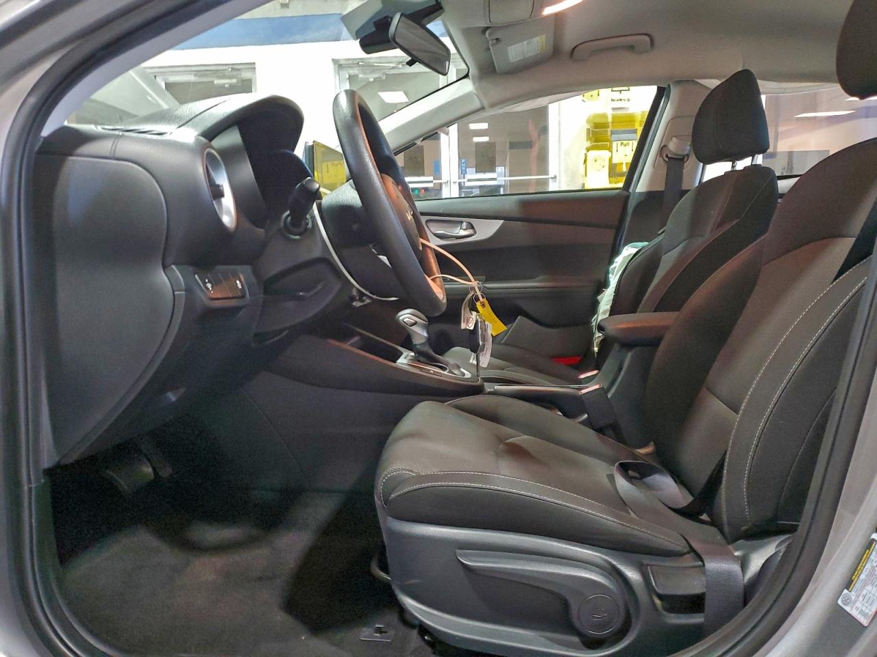 2024 KIA FORTE LX photo 7