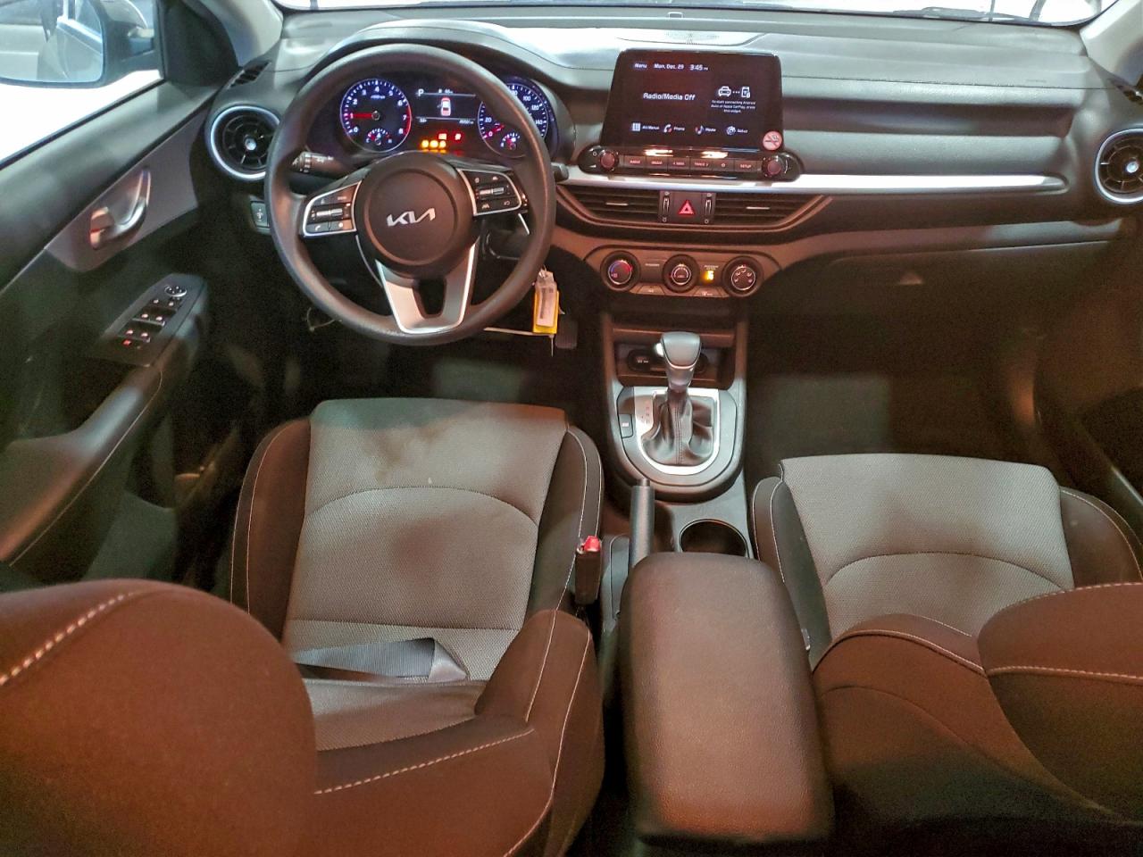 2024 KIA FORTE LX photo 8
