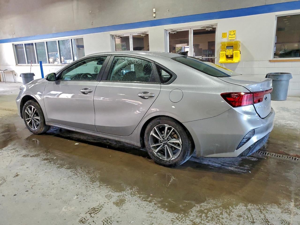 2024 KIA FORTE LX photo 2
