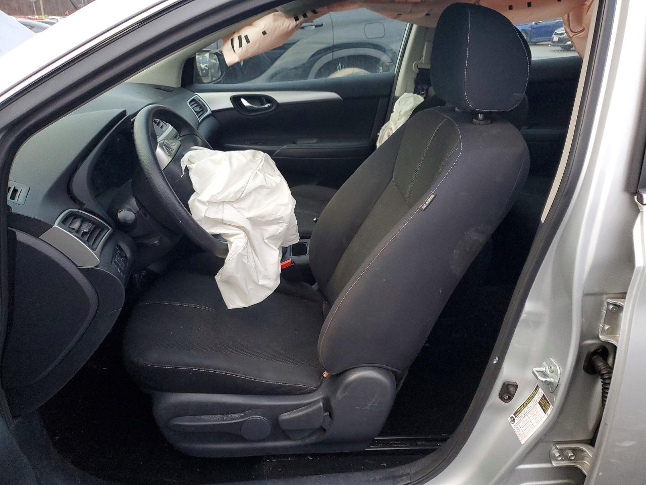 2016 NISSAN SENTRA S photo 7