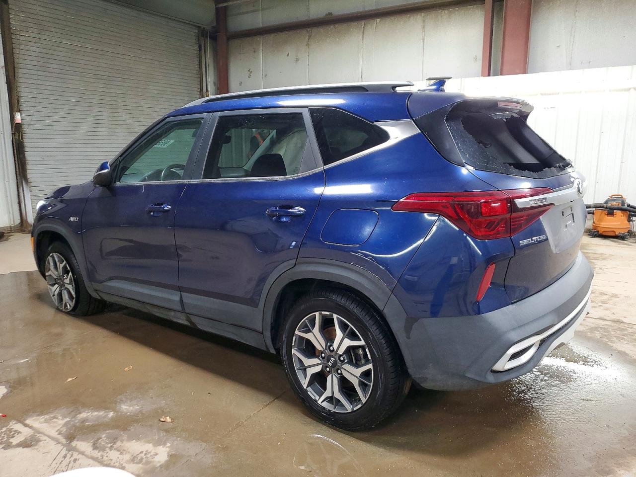 2021 KIA SELTOS EX photo 2