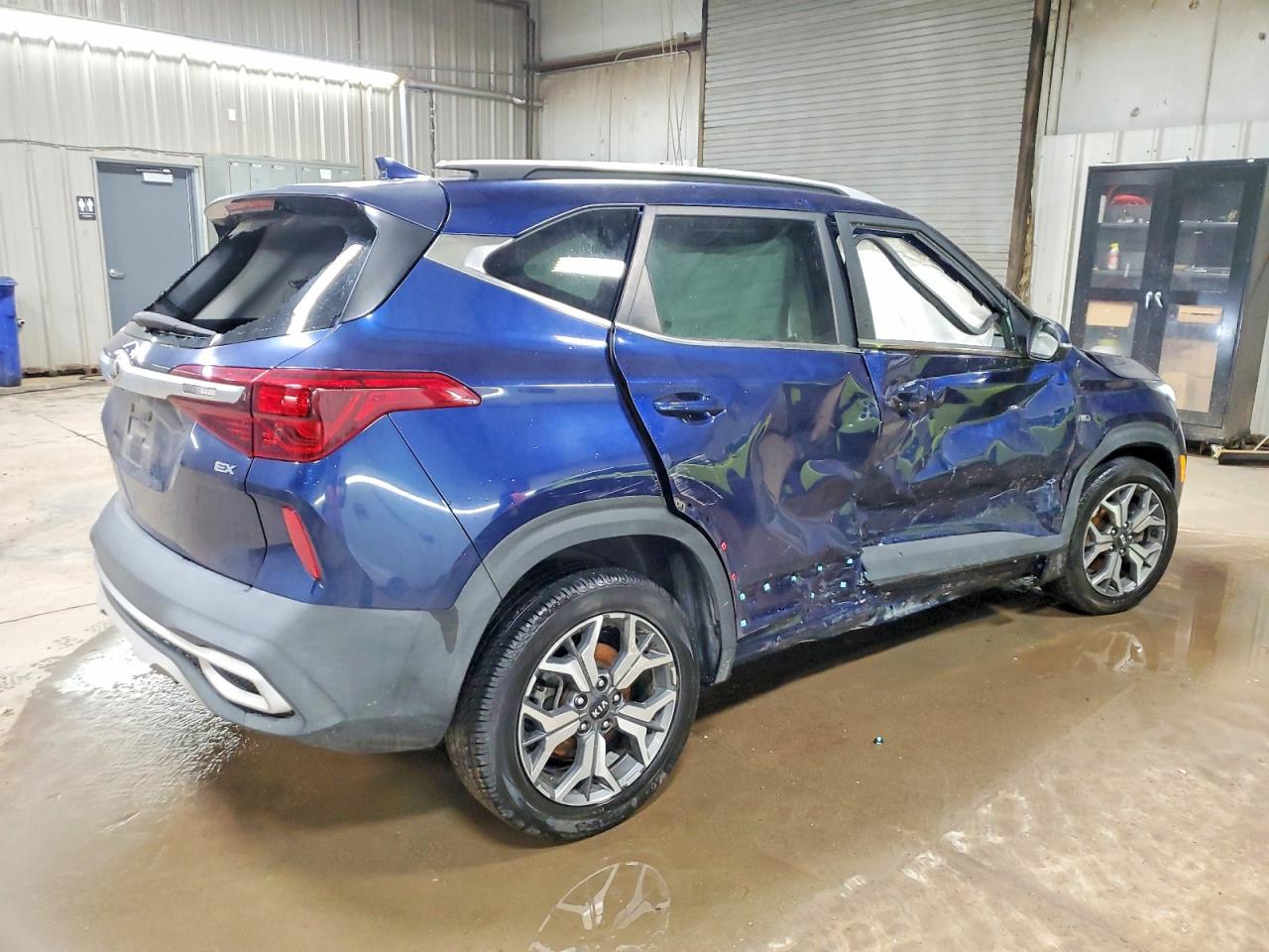 2021 KIA SELTOS EX photo 3