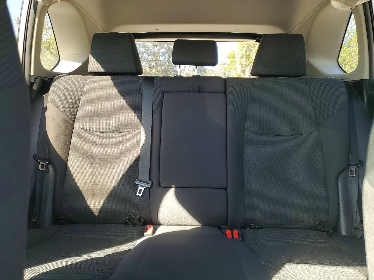 2021 TOYOTA RAV4 LE photo 19