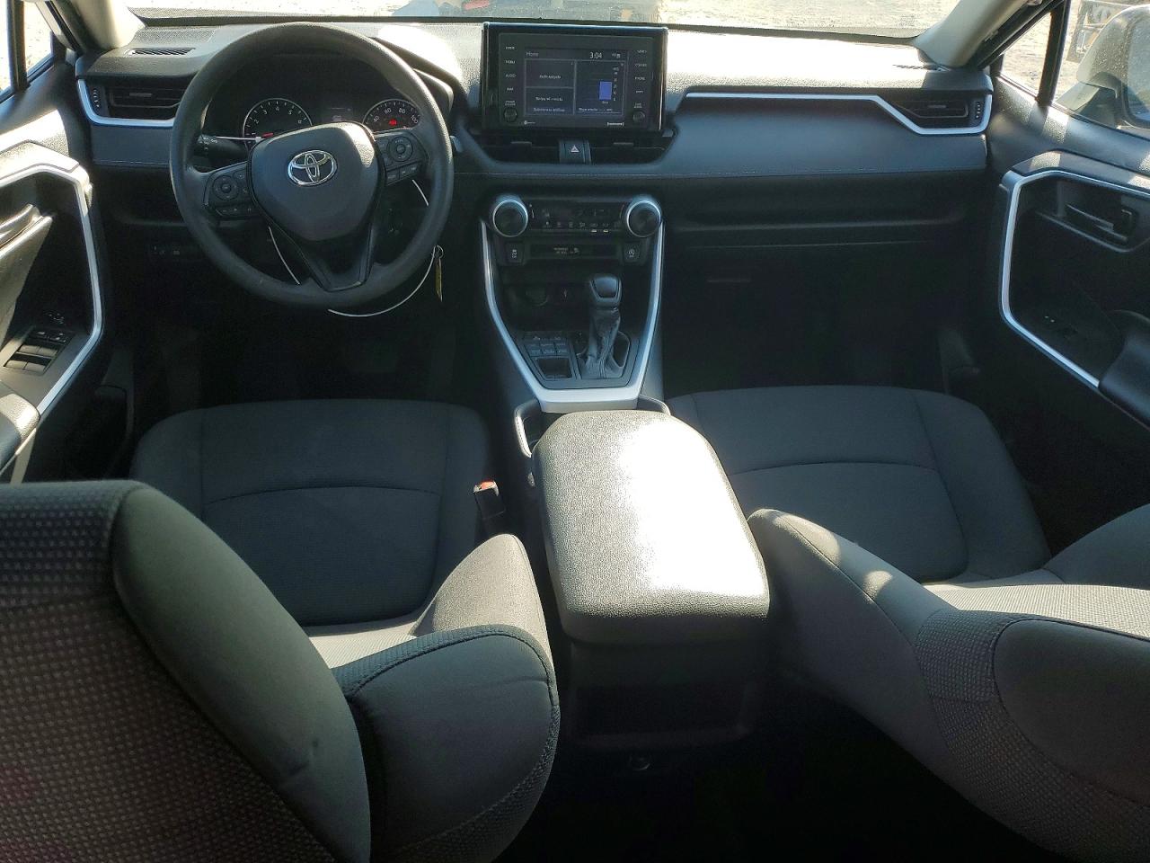 2021 TOYOTA RAV4 LE photo 15