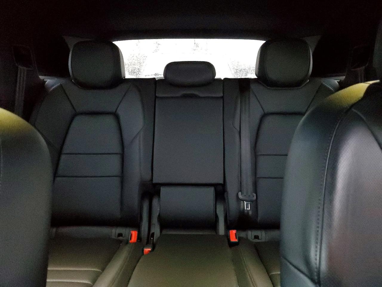 2024 PORSCHE CAYENNE photo 10