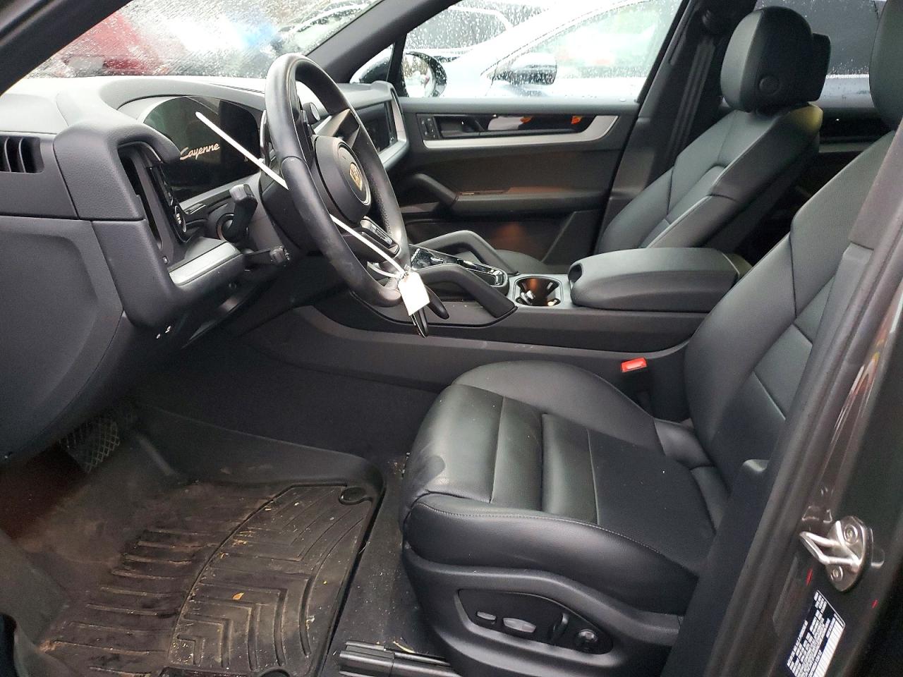 2024 PORSCHE CAYENNE photo 7