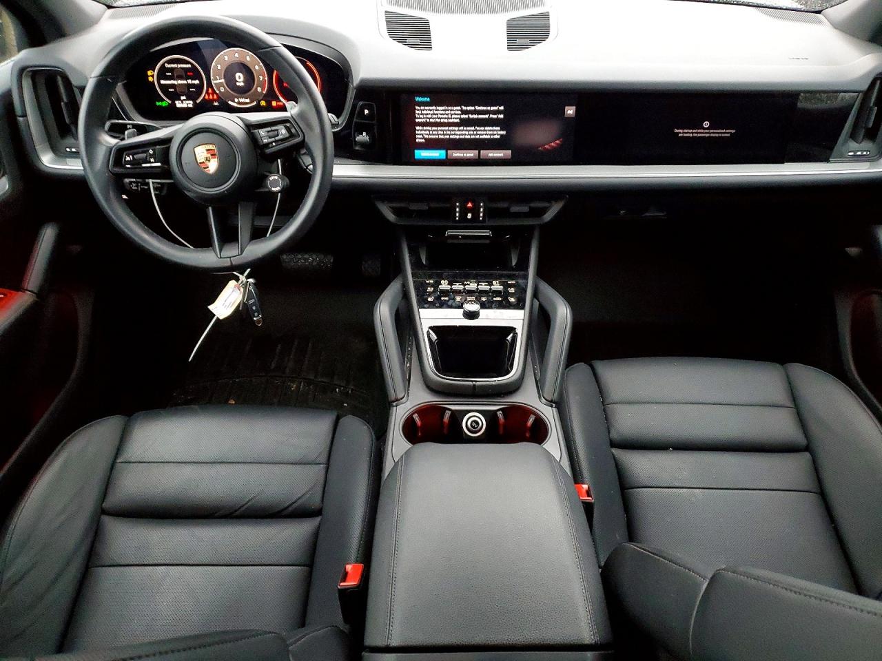 2024 PORSCHE CAYENNE photo 8
