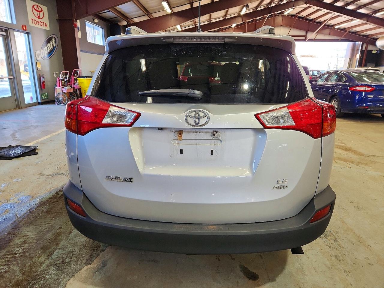 2013 TOYOTA RAV4 LE photo 6