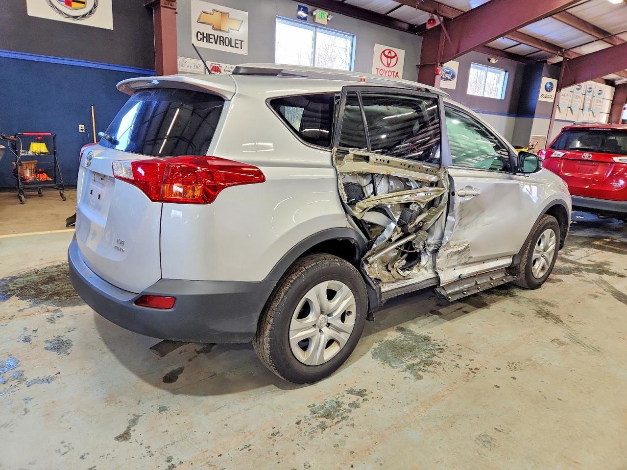 2013 TOYOTA RAV4 LE photo 3