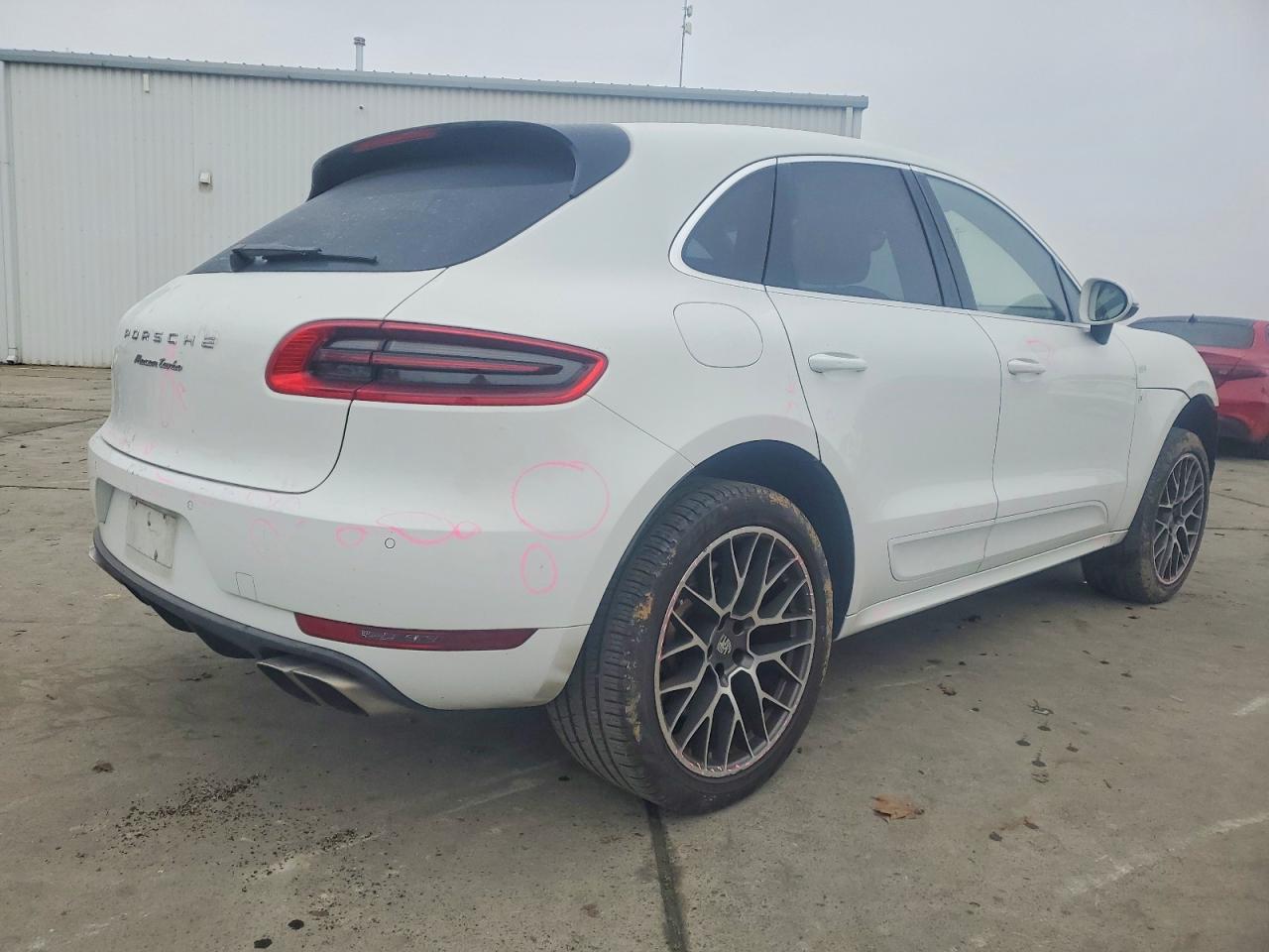 2015 PORSCHE MACAN TURBO photo 5