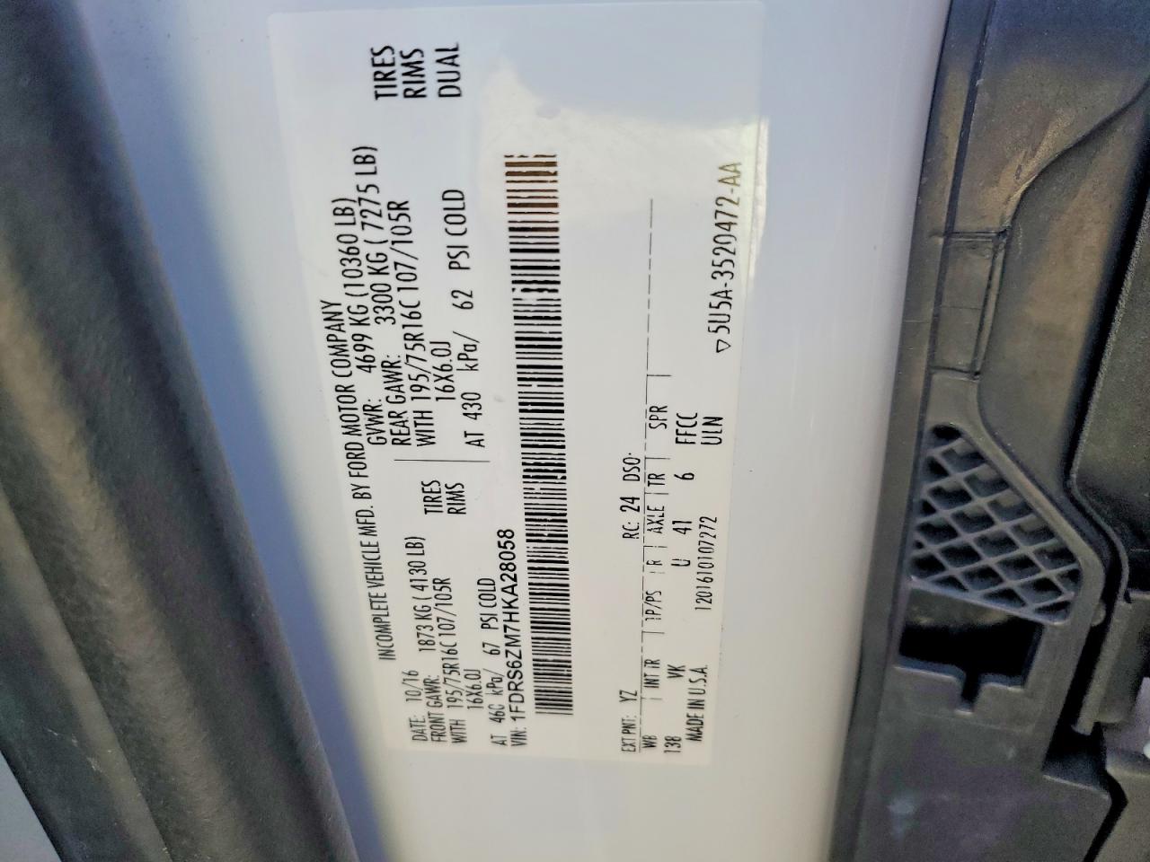 2017 FORD TRANSIT BOX TRUCK photo 34