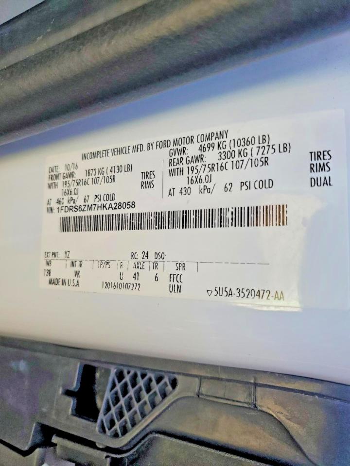 2017 FORD TRANSIT BOX TRUCK photo 35