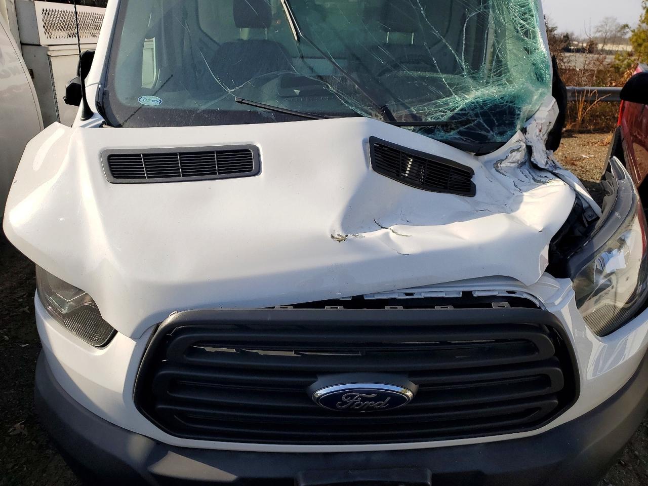 2017 FORD TRANSIT BOX TRUCK photo 31