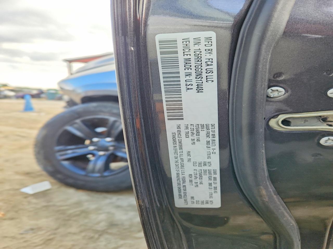 2022 RAM 1500 CLASSIC SLT photo 12