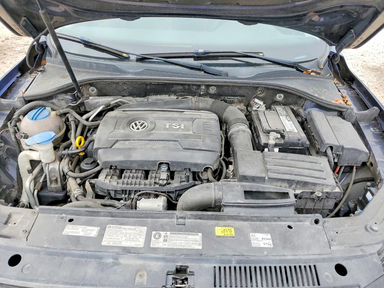 2014 VOLKSWAGEN PASSAT S photo 21