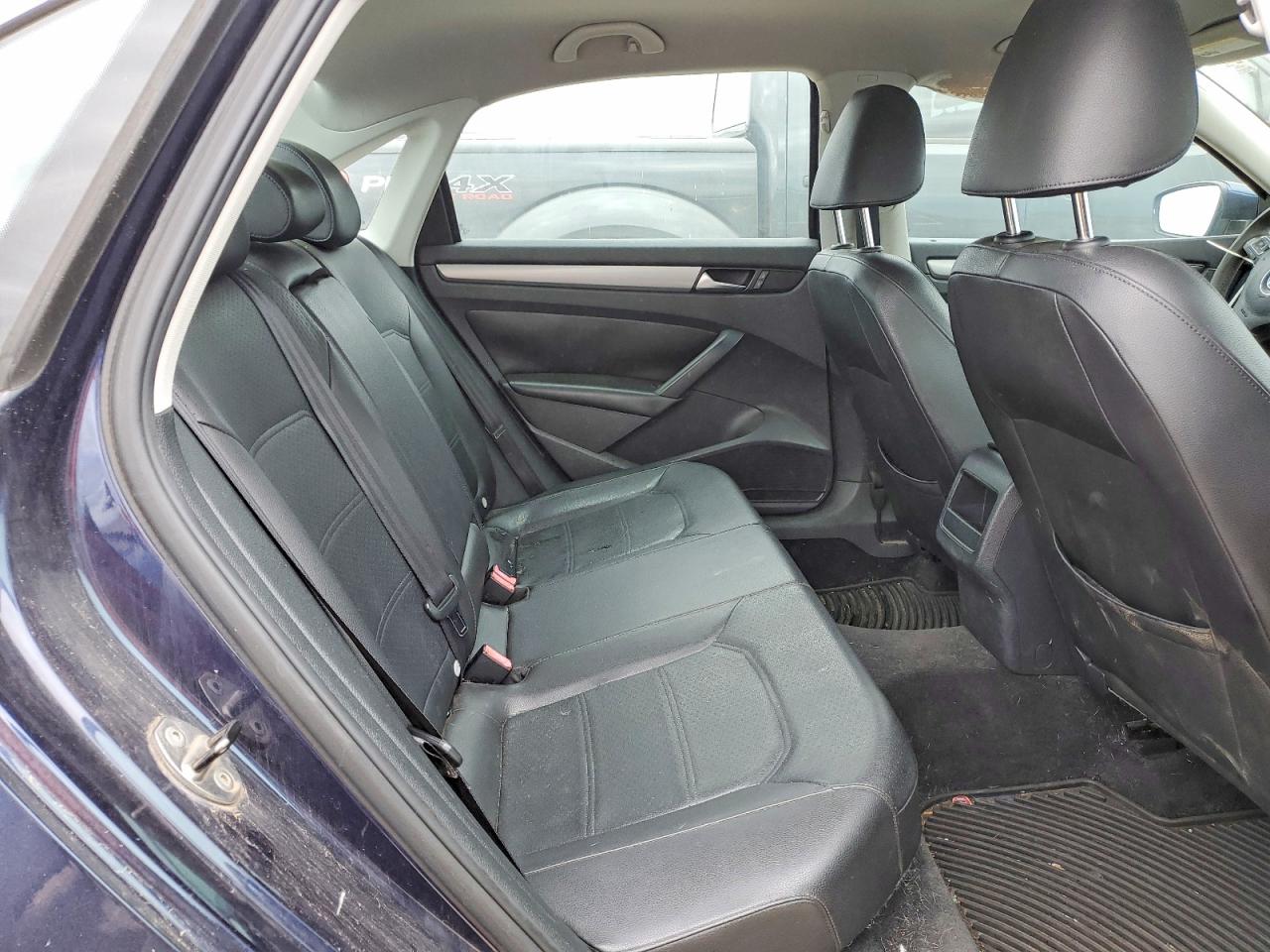 2014 VOLKSWAGEN PASSAT S photo 19