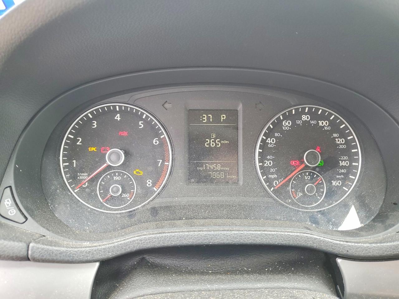 2014 VOLKSWAGEN PASSAT S photo 17
